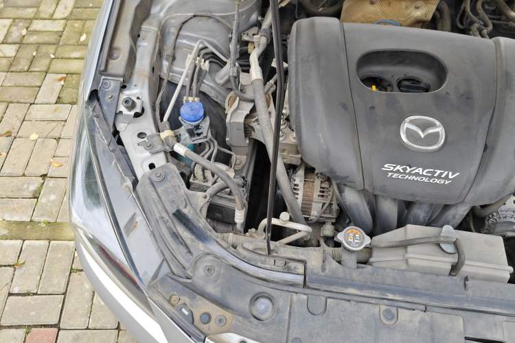 Used Mazda 3 Axela 2017 Sedan 1.5L Automatic Comfort Model China VI Standard Engine Bay Right