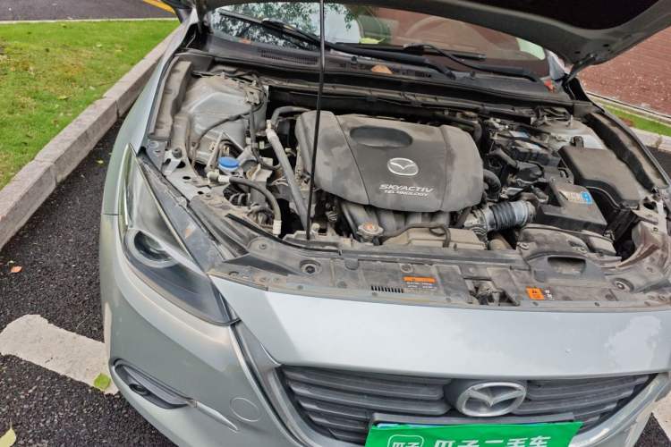 Used Mazda 3 Axela 2017 Sedan 1.5L Manual Luxury Model Emission Standard China V Engine Bay Right