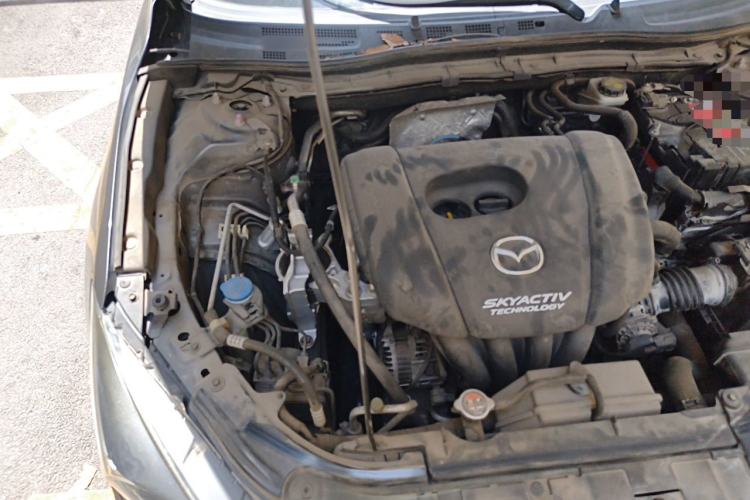 Used Mazda 3 Axela 2017 Sedan 1.5L Automatic Luxury Model Emission Standard China V Engine Bay Right