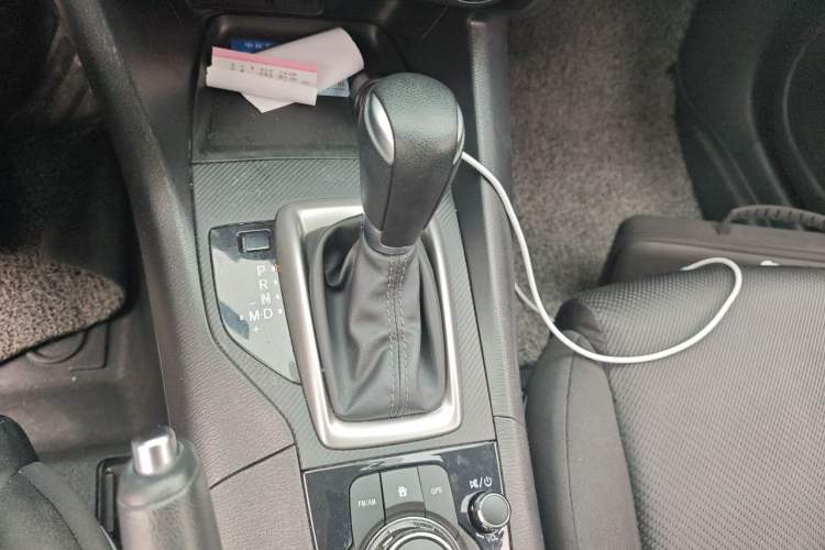 Used Mazda 3 Axela 2017 Sedan 1.5L Automatic Comfort Model Emission Standard China V Gear Lever