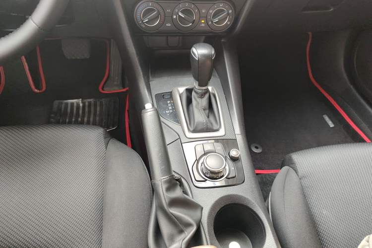 Used Mazda 3 Axela 2017 Sedan 1.5L Automatic Comfort Model Emission Standard China V Gear Lever