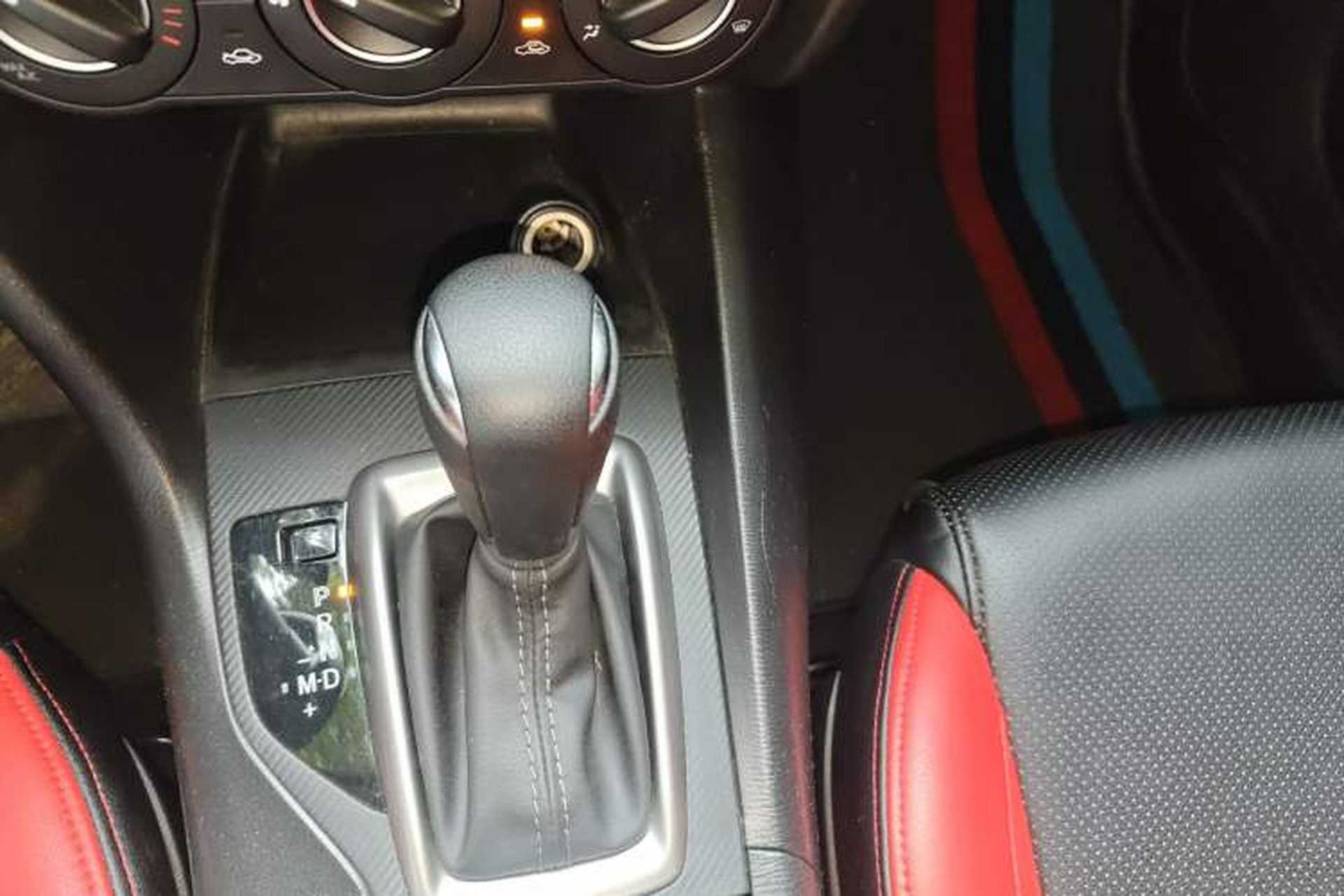 Used Mazda 3 Axela 2017 Sedan 1.5L Automatic Comfort Model Emission Standard China V Gear Lever