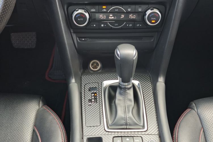 Used Mazda 3 Axela 2017 Sedan 1.5L Automatic Luxury Model China VI Standard Gear Lever