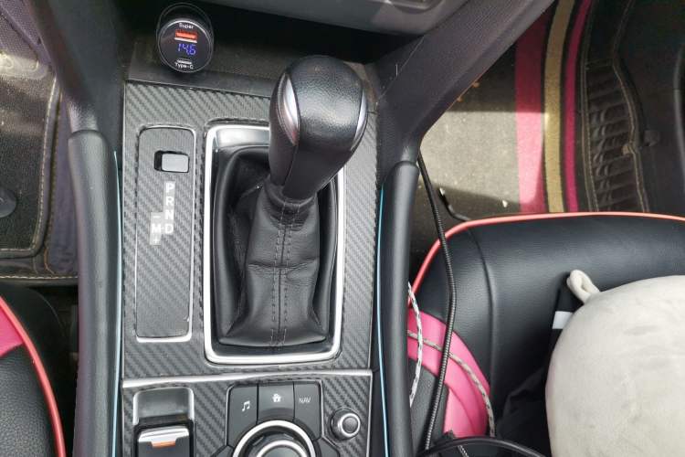 Used Mazda 3 Axela 2017 Sedan 1.5L Automatic Prestige Model China V Standard Gear Lever