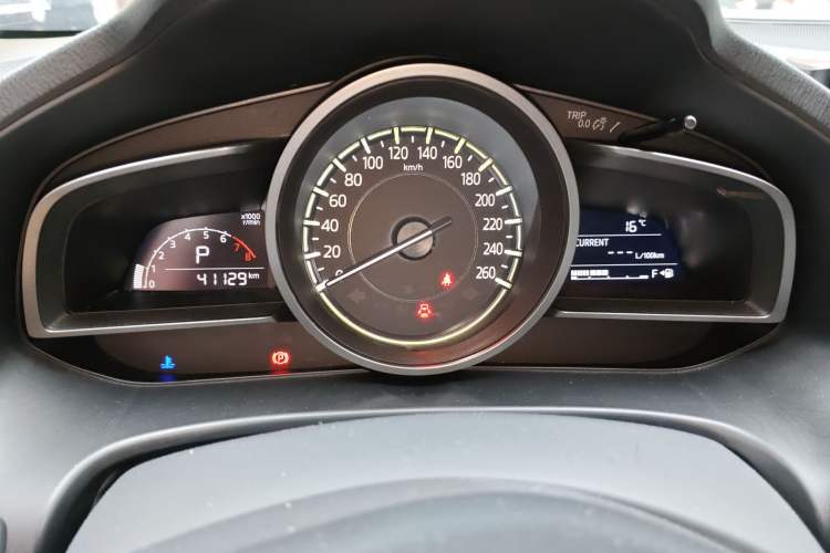 Used Mazda 3 Axela 2017 Hatchback 2.0L Automatic Luxury Model Emission Standard China V Instrument Cluster