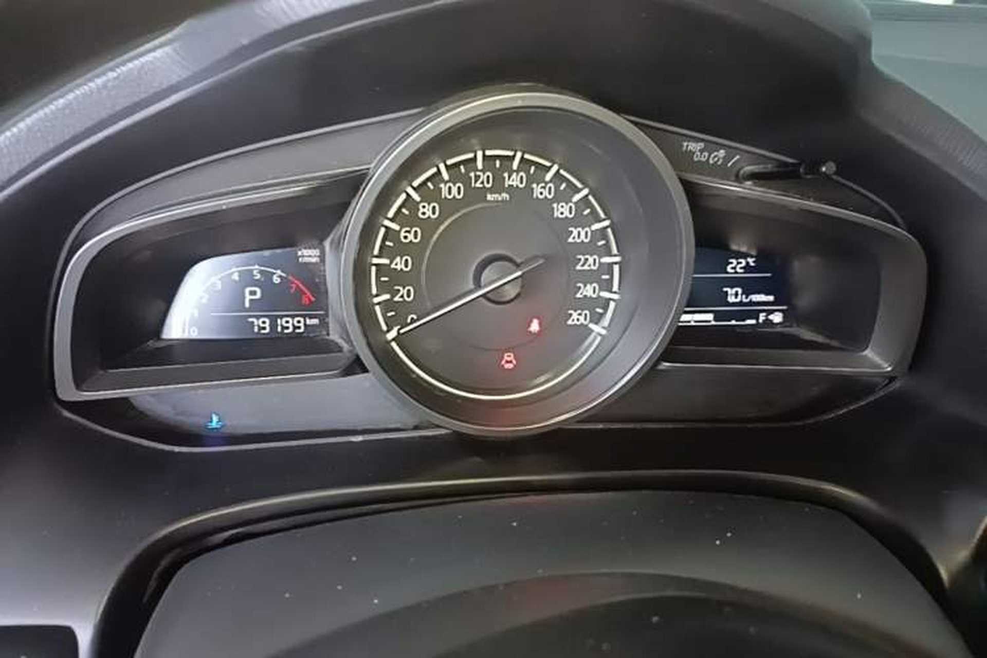 Used Mazda 3 Axela 2017 Sedan 1.5L Automatic Luxury Model Emission Standard China V Instrument Cluster