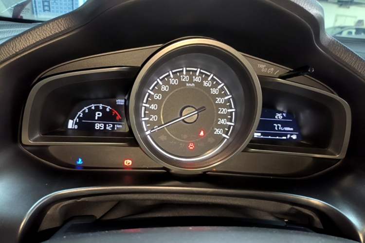 Used Mazda 3 Axela 2017 Sedan 1.5L Automatic Luxury Model Emission Standard China V Instrument Cluster