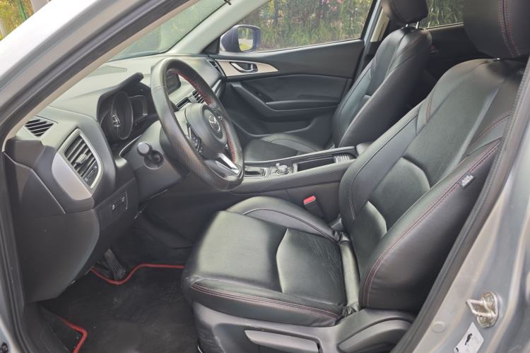 Used Mazda 3 Axela 2017 Sedan 1.5L Automatic Luxury Model China VI Standard Interior 2