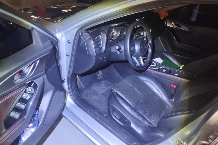 Used Mazda 3 Axela 2017 Sedan 2.0L Automatic Prestige Model China V Standard Interior 3