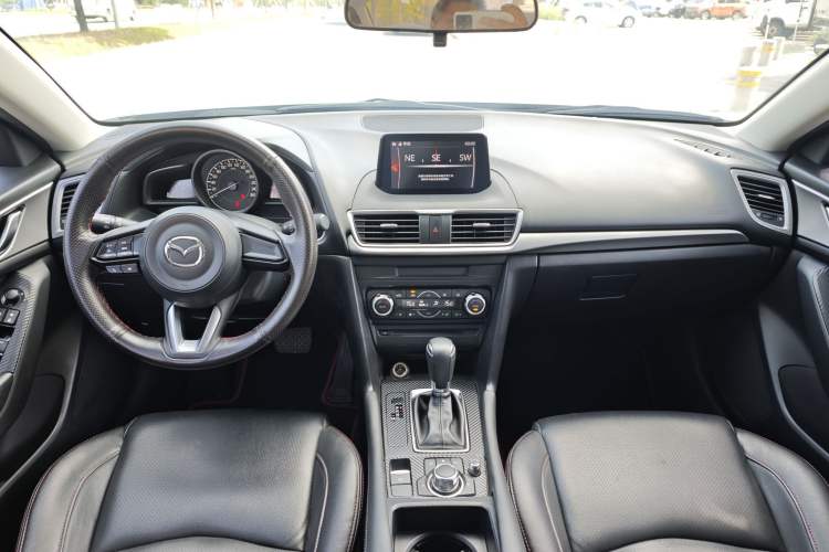 Used Mazda 3 Axela 2017 Sedan 1.5L Automatic Luxury Model China VI Standard Interior 4