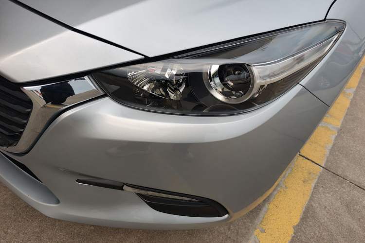 Used Mazda 3 Axela 2017 Sedan 1.5L Automatic Comfort Model Emission Standard China V Left Front Headlight