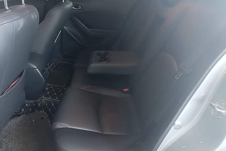 Used Mazda 3 Axela 2017 Sedan 1.5L Automatic Luxury Model Emission Standard China V Left Rear Seat