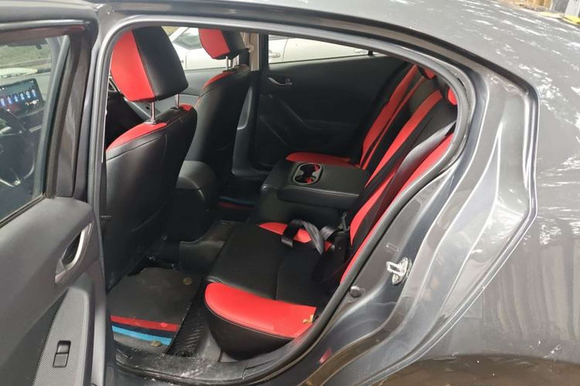 Used Mazda 3 Axela 2017 Sedan 1.5L Automatic Comfort Model Emission Standard China V Left Rear Seat
