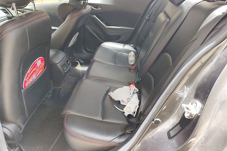 Used Mazda 3 Axela 2017 Sedan 1.5L Automatic Luxury Model Emission Standard China V Left Rear Seat