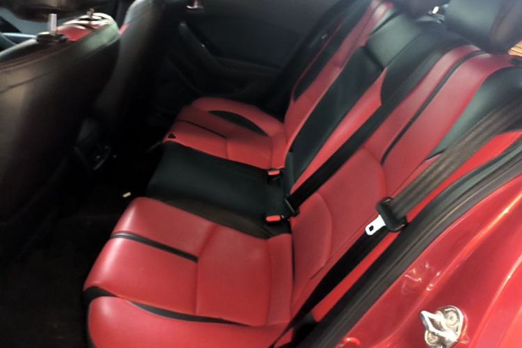 Used Mazda 3 Axela 2017 Sedan 1.5L Automatic Luxury Model Emission Standard China V Left Rear Seat