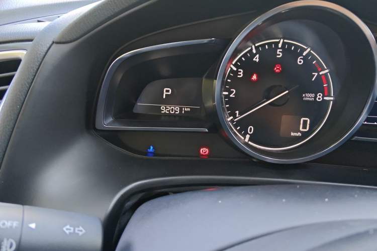 Used Mazda 3 Axela 2017 Hatchback 2.0L Automatic Sport Model China V Emission Standard Odometer Close Up