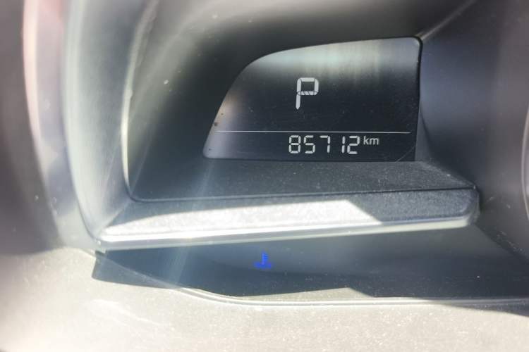 Used Mazda 3 Axela 2017 Hatchback 2.0L Automatic Sport Model China V Emission Standard Odometer Close Up