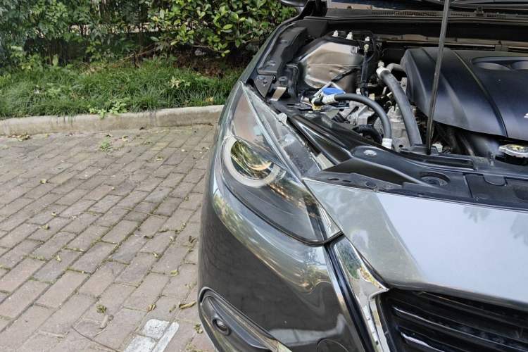 Used Mazda 3 Axela 2017 Hatchback 2.0L Automatic Sport Model China V Emission Standard Right Front Headlight