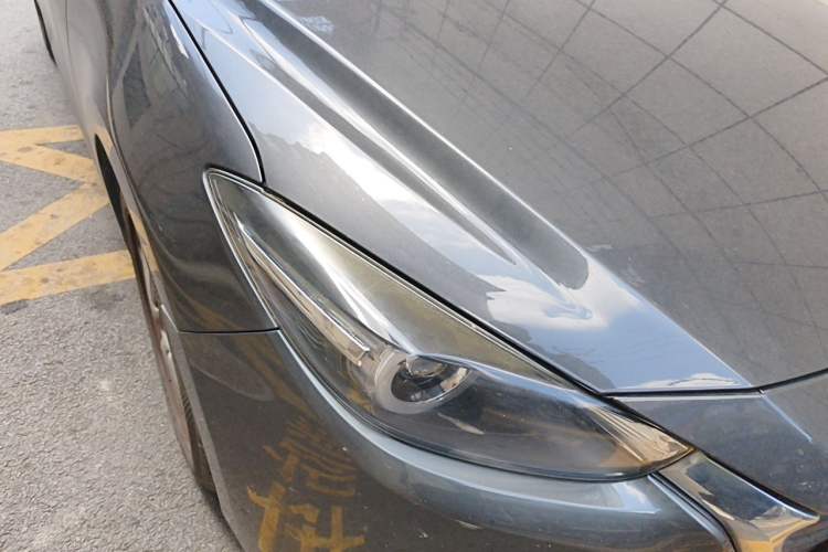 Used Mazda 3 Axela 2017 Sedan 1.5L Automatic Luxury Model Emission Standard China V Right Front Headlight