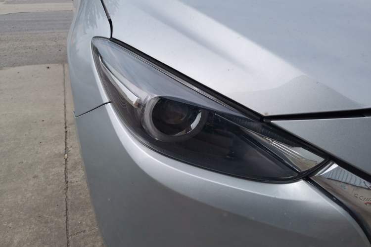 Used Mazda 3 Axela 2017 Sedan 1.5L Automatic Prestige Model China V Standard Right Front Headlight
