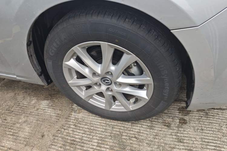 Used Mazda 3 Axela 2017 Sedan 1.5L Automatic Comfort Model Emission Standard China V Right Front Wheel Hub