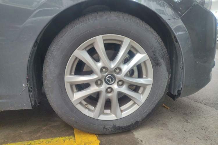 Used Mazda 3 Axela 2017 Hatchback 1.5L Automatic Luxury Model Emission Standard China V Right Front Wheel Hub
