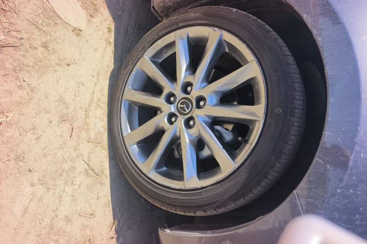 Used Mazda 3 Axela 2017 Hatchback 2.0L Automatic Sport Model China V Emission Standard Right Front Wheel Hub