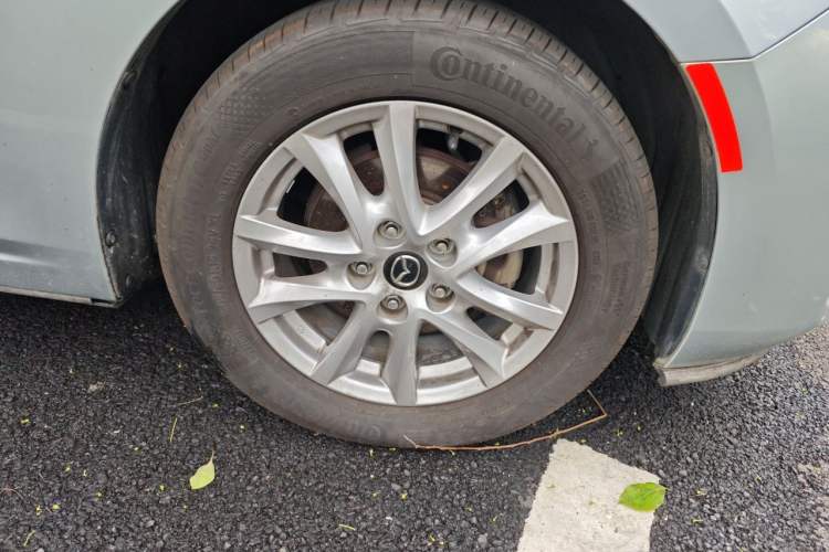 Used Mazda 3 Axela 2017 Sedan 1.5L Manual Luxury Model Emission Standard China V Right Front Wheel Hub
