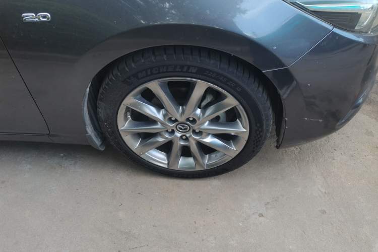 Used Mazda 3 Axela 2017 Hatchback 2.0L Automatic Luxury Model Emission Standard China V Right Front Wheel Hub
