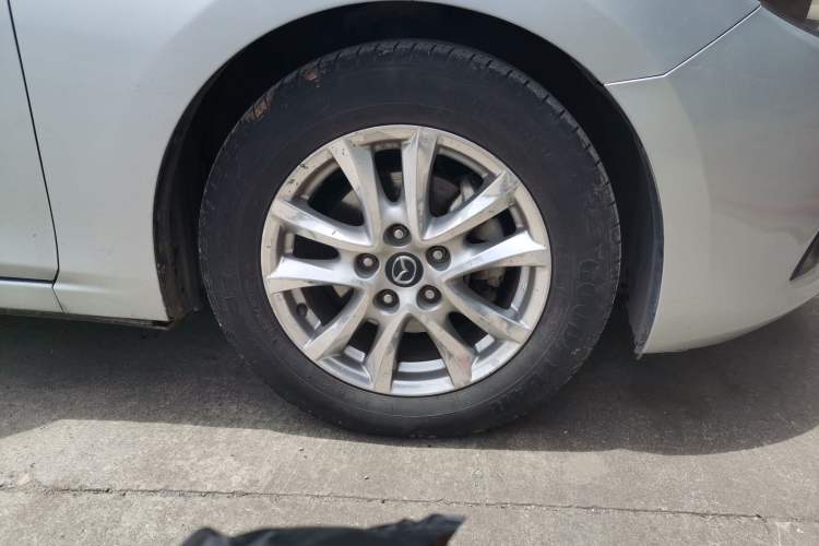 Used Mazda 3 Axela 2017 Sedan 1.5L Automatic Prestige Model China V Standard Right Front Wheel Hub