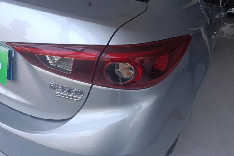 Used Mazda 3 Axela 2017 Sedan 1.5L Automatic Luxury Model Emission Standard China V Right Rear Taillight