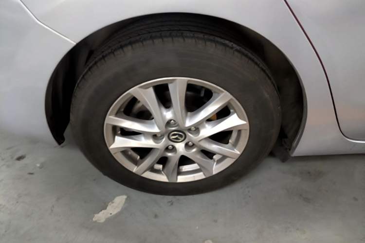 Used Mazda 3 Axela 2017 Sedan 1.5L Automatic Luxury Model Emission Standard China V Right Rear Wheel Hub