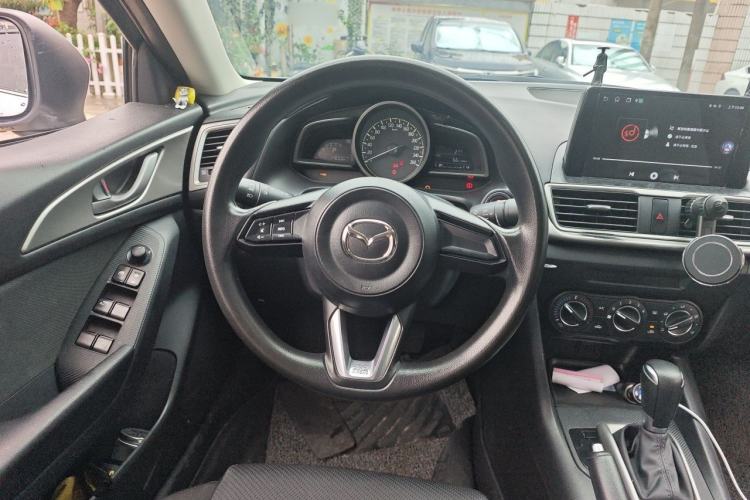 Used Mazda 3 Axela 2017 Sedan 1.5L Automatic Comfort Model Emission Standard China V Steering Wheel