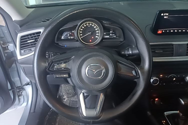 Used Mazda 3 Axela 2017 Sedan 1.5L Automatic Luxury Model Emission Standard China V Steering Wheel