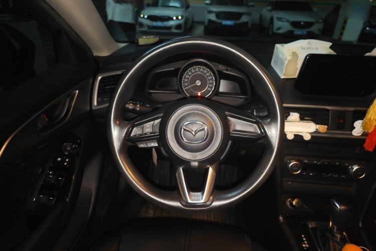 Used Mazda 3 Axela 2017 Sedan 1.5L Automatic Luxury Model Emission Standard China V Steering Wheel