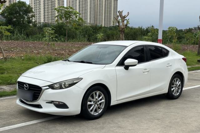 Mazda 3 Axela 2017 Sedan 1.5L Automatic Comfort Model Emission Standard China V usado