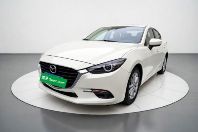 Mazda 3 Axela 2017 Sedan 1.5L Automatic Luxury Model China VI Standard مستعملة