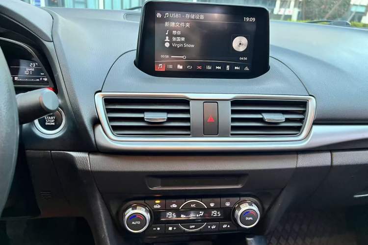 Used Mazda 3 Axela 2017 Sedan 1.5L Manual Luxury Model Emission Standard China V Audio And AC Panel