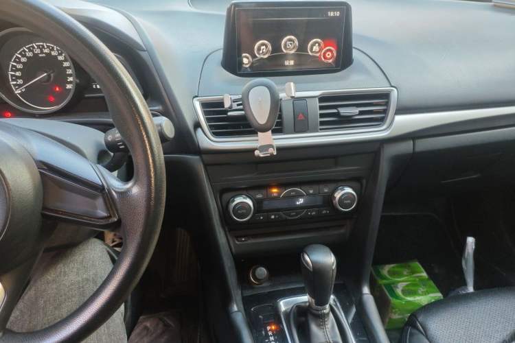 Used Mazda 3 Axela 2017 Sedan 1.5L Automatic Luxury Model Emission Standard China V Audio And AC Panel