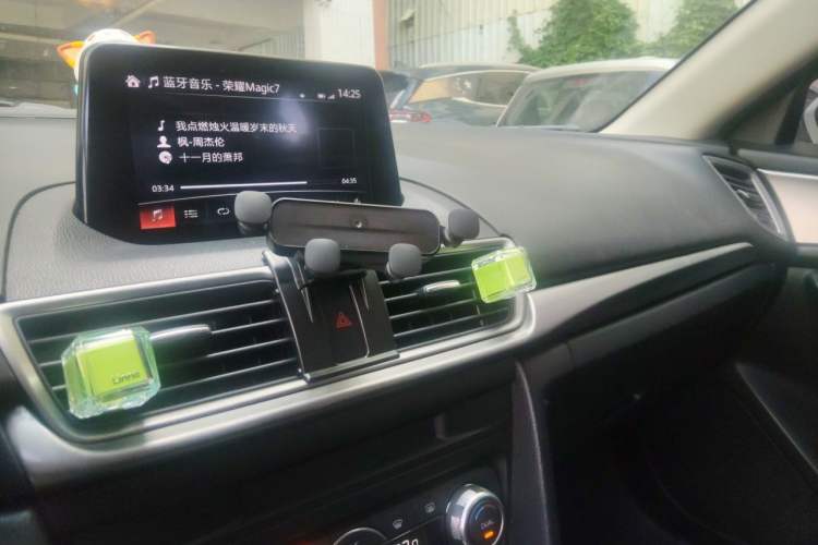 Used Mazda 3 Axela 2017 Sedan 1.5L Automatic Luxury Model Emission Standard China V Audio And AC Panel