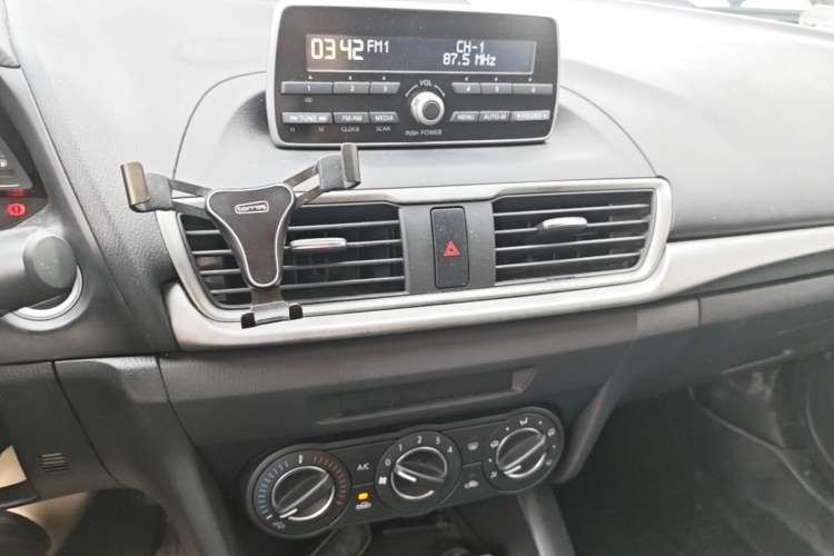 Used Mazda 3 Axela 2017 Hatchback 1.5L Automatic Comfort Model Emission Standard China V Audio And AC Panel
