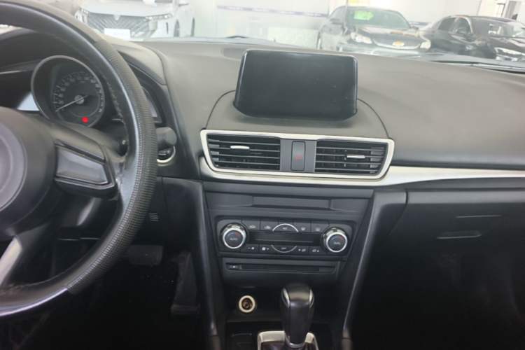 Used Mazda 3 Axela 2017 Sedan 1.5L Automatic Luxury Model Emission Standard China V Audio And AC Panel