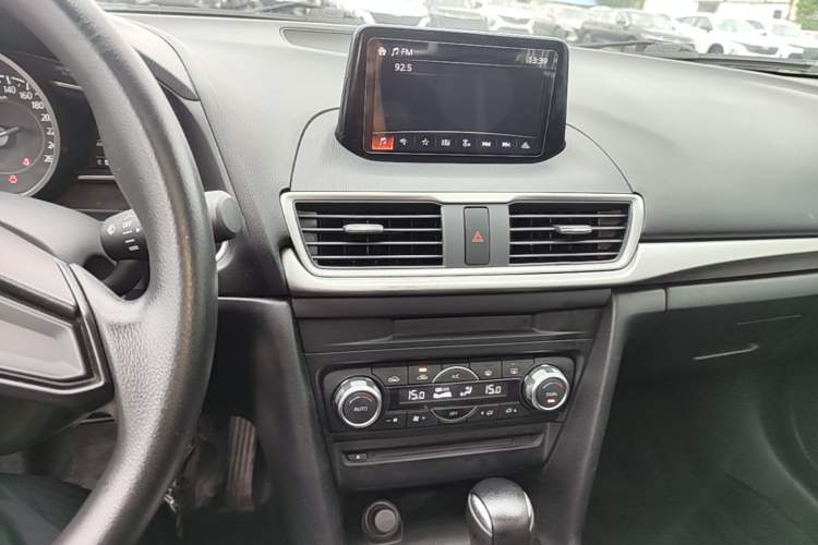 Used Mazda 3 Axela 2017 Sedan 1.5L Automatic Luxury Model Emission Standard China V Audio And AC Panel