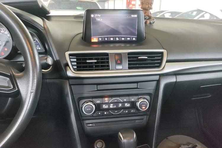 Used Mazda 3 Axela 2017 Sedan 1.5L Automatic Luxury Model Emission Standard China V Audio And AC Panel