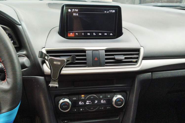 Used Mazda 3 Axela 2017 Sedan 1.5L Automatic Luxury Model Emission Standard China V Audio And AC Panel