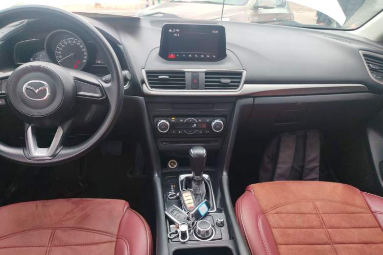 Used Mazda 3 Axela 2017 Sedan 1.5L Automatic Luxury Model Emission Standard China V Audio And AC Panel