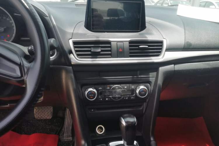 Used Mazda 3 Axela 2017 Sedan 1.5L Automatic Luxury Model Emission Standard China V Audio And AC Panel