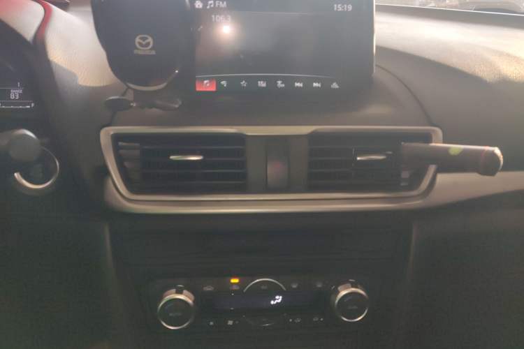 Used Mazda 3 Axela 2017 Sedan 1.5L Automatic Luxury Model Emission Standard China V Audio And AC Panel
