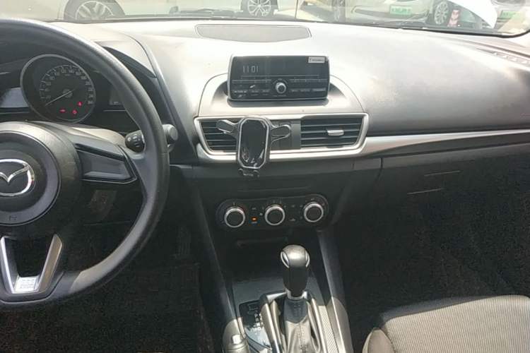 Used Mazda 3 Axela 2017 Sedan 1.5L Automatic Comfort Model Emission Standard China V Audio And AC Panel