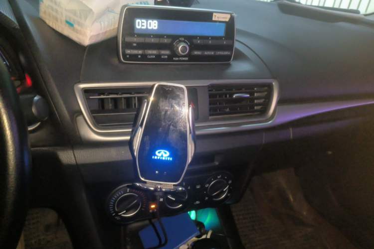 Used Mazda 3 Axela 2017 Sedan 1.5L Automatic Comfort Model Emission Standard China V Audio And AC Panel